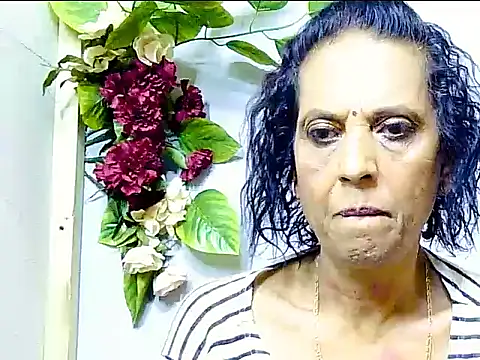 Hot queen58 online show from 06/11/26, 03:48