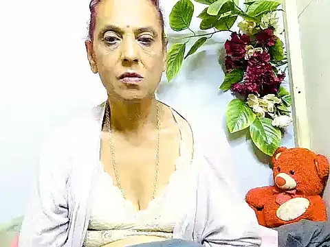 Hot queen58 online show from 06/24/26, 05:06