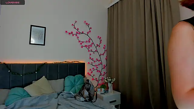 DellaRows online show from 06/09/26, 06:03