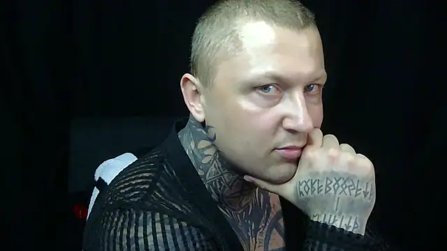 Snapshot of devilWithTats chatting on 05/20/26, 07:25 devilWithTats online show from 05/20/26, 07:25