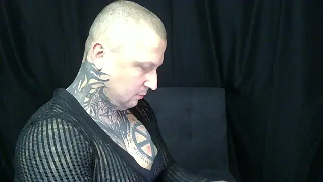 Snapshot of devilWithTats chatting on 05/31/26, 07:15 devilWithTats online show from 05/31/26, 07:15