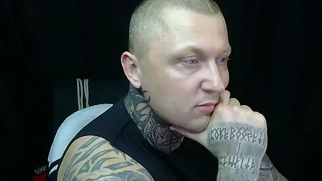 Snapshot of devilWithTats chatting on 06/01/26, 01:57 devilWithTats online show from 06/01/26, 01:57