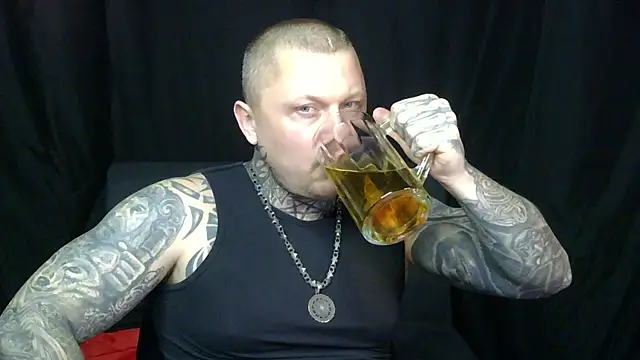 Snapshot of devilWithTats chatting on 06/05/26, 01:39 devilWithTats online show from 06/05/26, 01:39