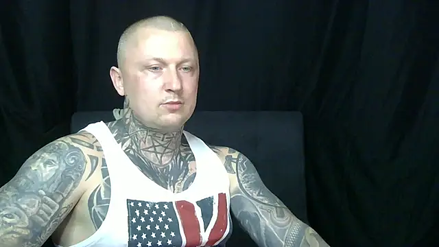 Snapshot of devilWithTats chatting on 06/18/26, 04:44 devilWithTats online show from 06/18/26, 04:44