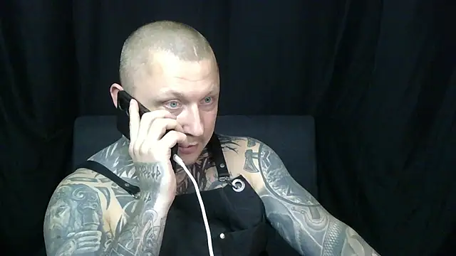Snapshot of devilWithTats chatting on 06/20/26, 09:12 devilWithTats online show from 06/20/26, 09:12