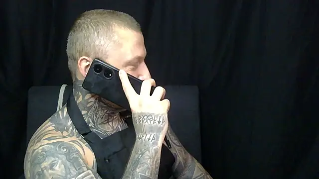 Snapshot of devilWithTats chatting on 07/04/26, 08:09 devilWithTats online show from 07/04/26, 08:09