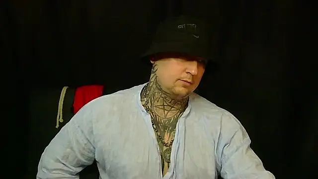 Snapshot of devilWithTats chatting on 07/12/26, 11:45 devilWithTats online show from 07/12/26, 11:45
