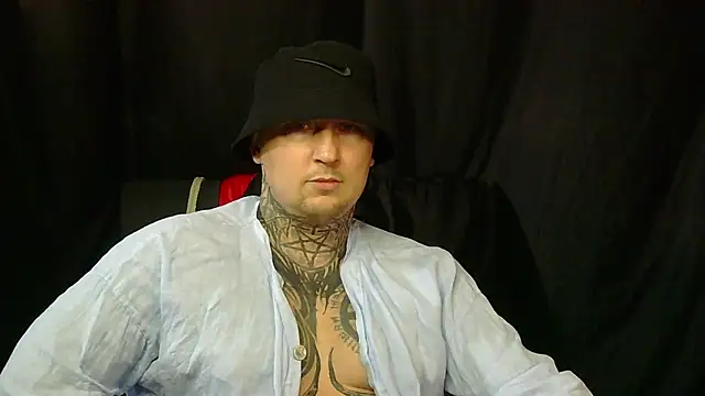 Snapshot of devilWithTats chatting on 07/20/26, 01:02 devilWithTats online show from 07/20/26, 01:02