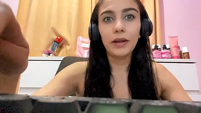 Snapshot of JessiaAllaire chatting on 03/07/26, 01:24 JessiaAllaire online show from 03/07/26, 01:24