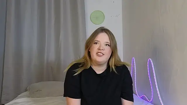 Snapshot of Kris_Big_Ass chatting on 04/01/26, 12:28 Kris Big Ass online show from 04/01/26, 12:28