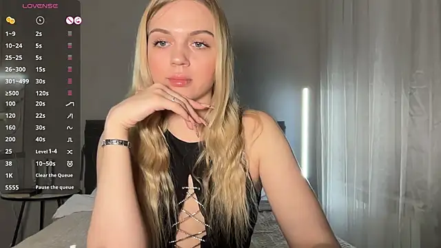 AlexaDeviliciouss online show from 04/27/26, 03:10