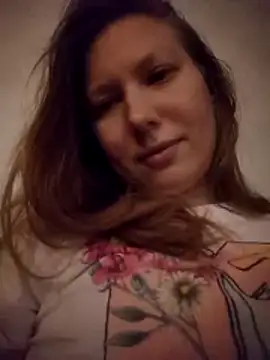 Snapshot of August_Shine chatting on 04/01/26, 06:16 August Shine online show from 04/01/26, 06:16