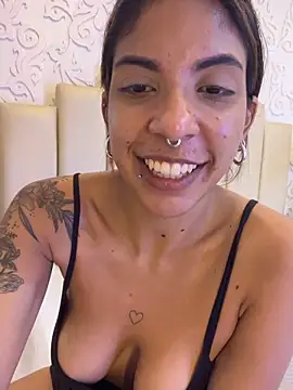 VioletaHills  online show from 04/28/26, 02:55