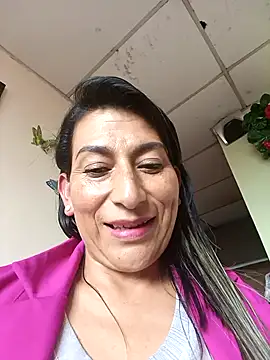 Lucia Rios online show from 05/01/26, 10:03