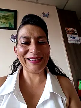 Lucia Rios online show from 05/04/26, 09:22