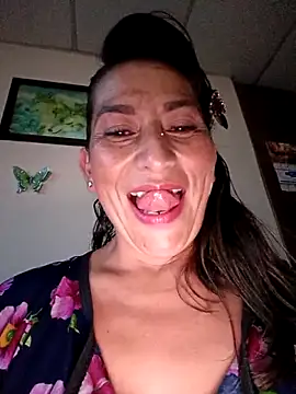 Lucia Rios online show from 05/06/26, 11:10