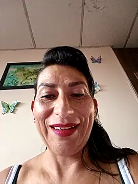 Lucia Rios online show from 05/07/26, 10:37