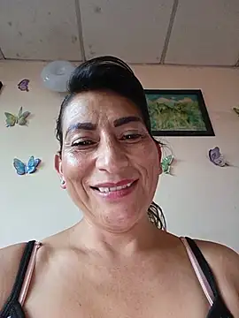 Lucia Rios online show from 05/12/26, 10:51