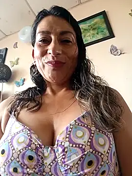 Lucia Rios online show from 06/15/26, 08:22
