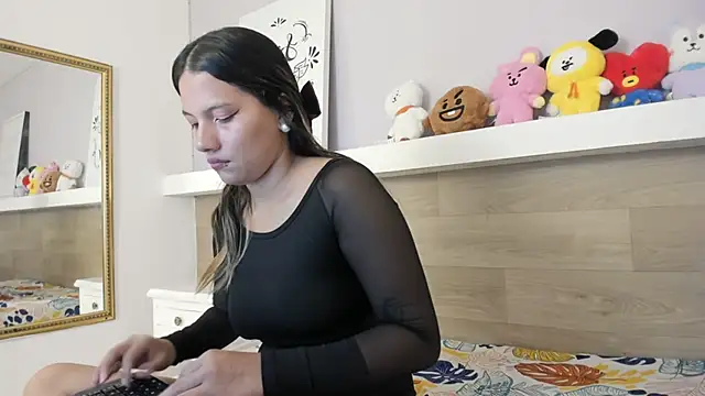 Snapshot of EmmaSanchez_ chatting on 05/02/26, 04:12 EmmaSanchez online show from 05/02/26, 04:12
