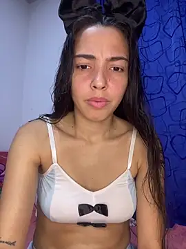 Snapshot of allyson-cute03 chatting on 04/21/26, 01:39 allyson-cute03 online show from 04/21/26, 01:39