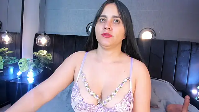 alejandra  garcia online show from 04/19/26, 09:39