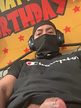 Snapshot of alec25b chatting on 04/05/26, 05:48 alec25b online show from 04/05/26, 05:48