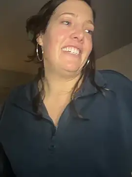 Snapshot of hollyharmd chatting on 03/01/26, 03:41 hollyharmd online show from 03/01/26, 03:41