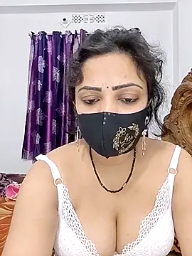 Snapshot of Beauty-3 chatting on 03/10/26, 07:08 Beauty-3 online show from 03/10/26, 07:08