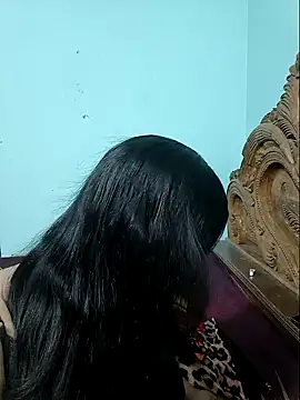 Snapshot of Beauty-3 chatting on 04/15/26, 02:18 Beauty-3 online show from 04/15/26, 02:18