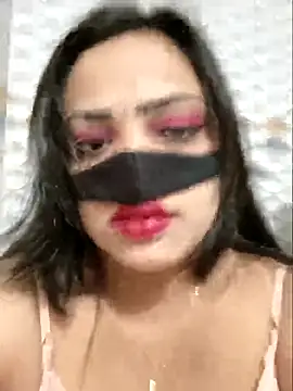 Snapshot of Beauty-3 chatting on 04/15/26, 07:58 Beauty-3 online show from 04/15/26, 07:58