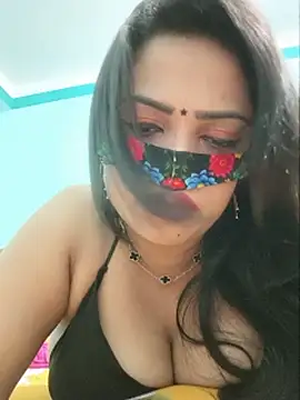 Snapshot of Beauty-3 chatting on 05/16/26, 10:52 Beauty-3 online show from 05/16/26, 10:52