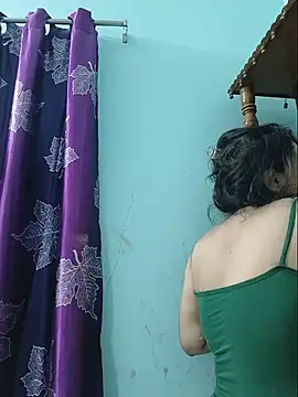 Snapshot of Beauty-3 chatting on 06/20/26, 01:09 Beauty-3 online show from 06/20/26, 01:09