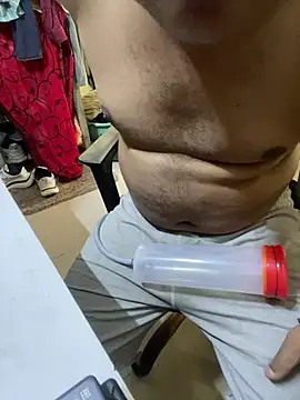 Snapshot of Daddyfuck_01 chatting on 04/24/26, 05:43 Daddyfuck 01 online show from 04/24/26, 05:43