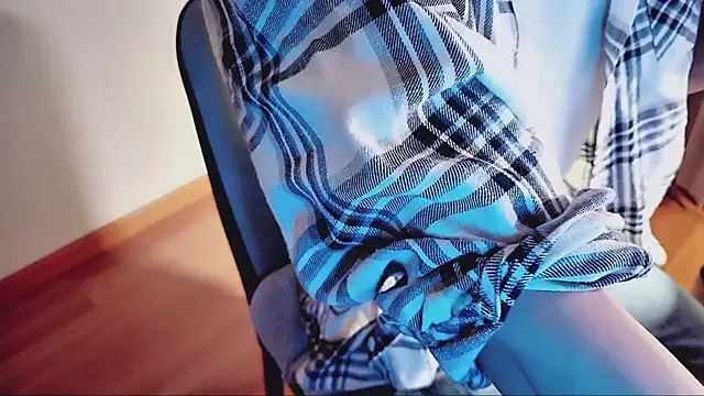 Snapshot of FEIYUS1 chatting on 03/08/26, 02:21 FEIYUS1 online show from 03/08/26, 02:21