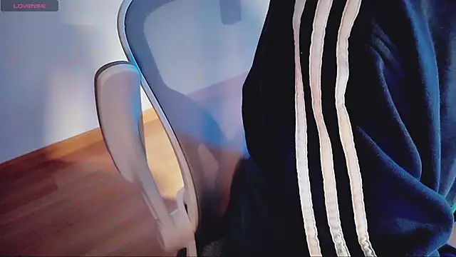 Snapshot of FEIYUS1 chatting on 03/09/26, 02:21 FEIYUS1 online show from 03/09/26, 02:21