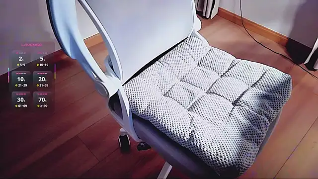 Snapshot of FEIYUS1 chatting on 03/10/26, 02:11 FEIYUS1 online show from 03/10/26, 02:11