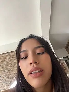 Mia-villalobos online show from 05/20/26, 02:12