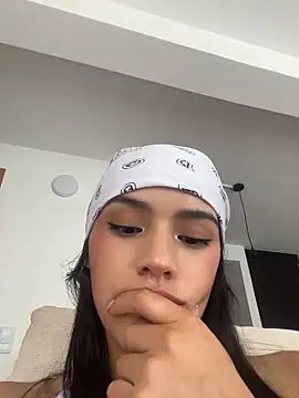 Mia-villalobos online show from 05/27/26, 03:20