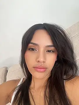 Mia-villalobos online show from 06/11/26, 02:04