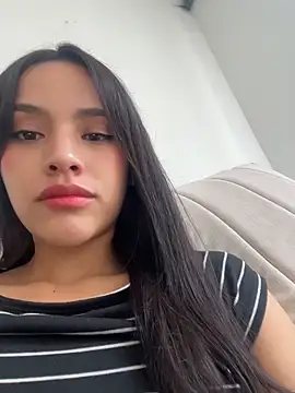 Mia-villalobos online show from 06/13/26, 02:04