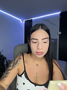 Snapshot of Lisabrown_23 chatting on 04/20/26, 11:39 Lisabrown 23 online show from 04/20/26, 11:39