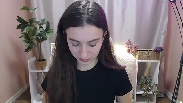 Snapshot of MistyBree chatting on 03/05/26, 09:38 MistyBree online show from 03/05/26, 09:38