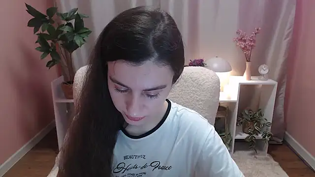 Snapshot of MistyBree chatting on 03/13/26, 09:05 MistyBree online show from 03/13/26, 09:05