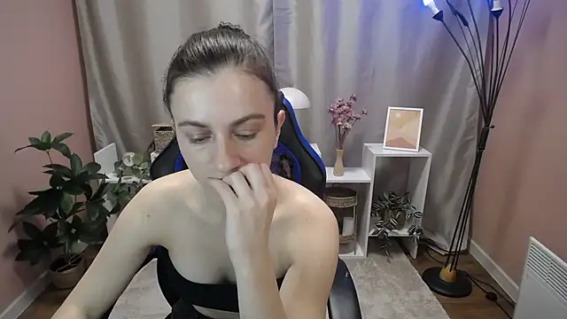 MistyBree online show from 06/25/26, 08:08