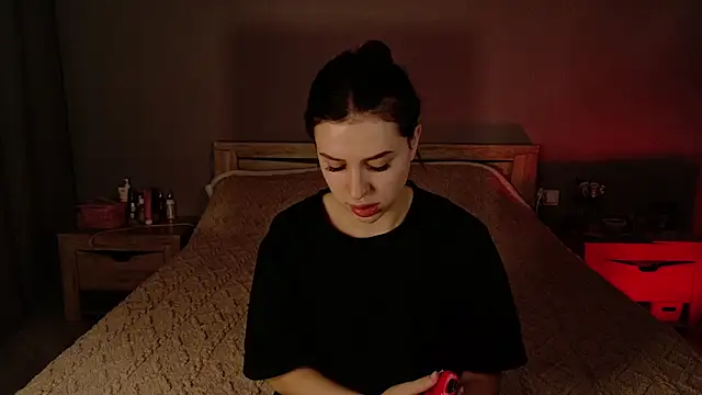 Snapshot of _HotBella_ chatting on 03/05/26, 02:57 HotBella online show from 03/05/26, 02:57