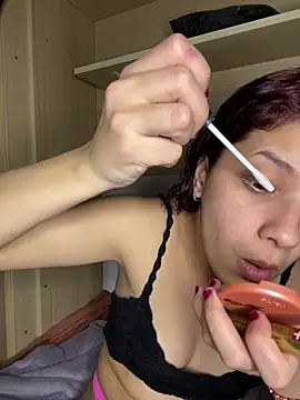 Snapshot of MommySexxy23 chatting on 03/24/26, 07:52 MommySexxy23 online show from 03/24/26, 07:52