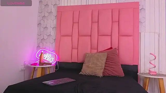 ashlleyray online show from 05/25/26, 07:31