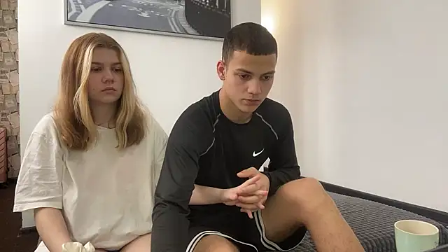 mirel couple online show from 04/25/26, 11:57