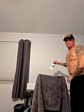 Snapshot of DoggiiDick chatting on 03/10/26, 01:43 DoggiiDick online show from 03/10/26, 01:43